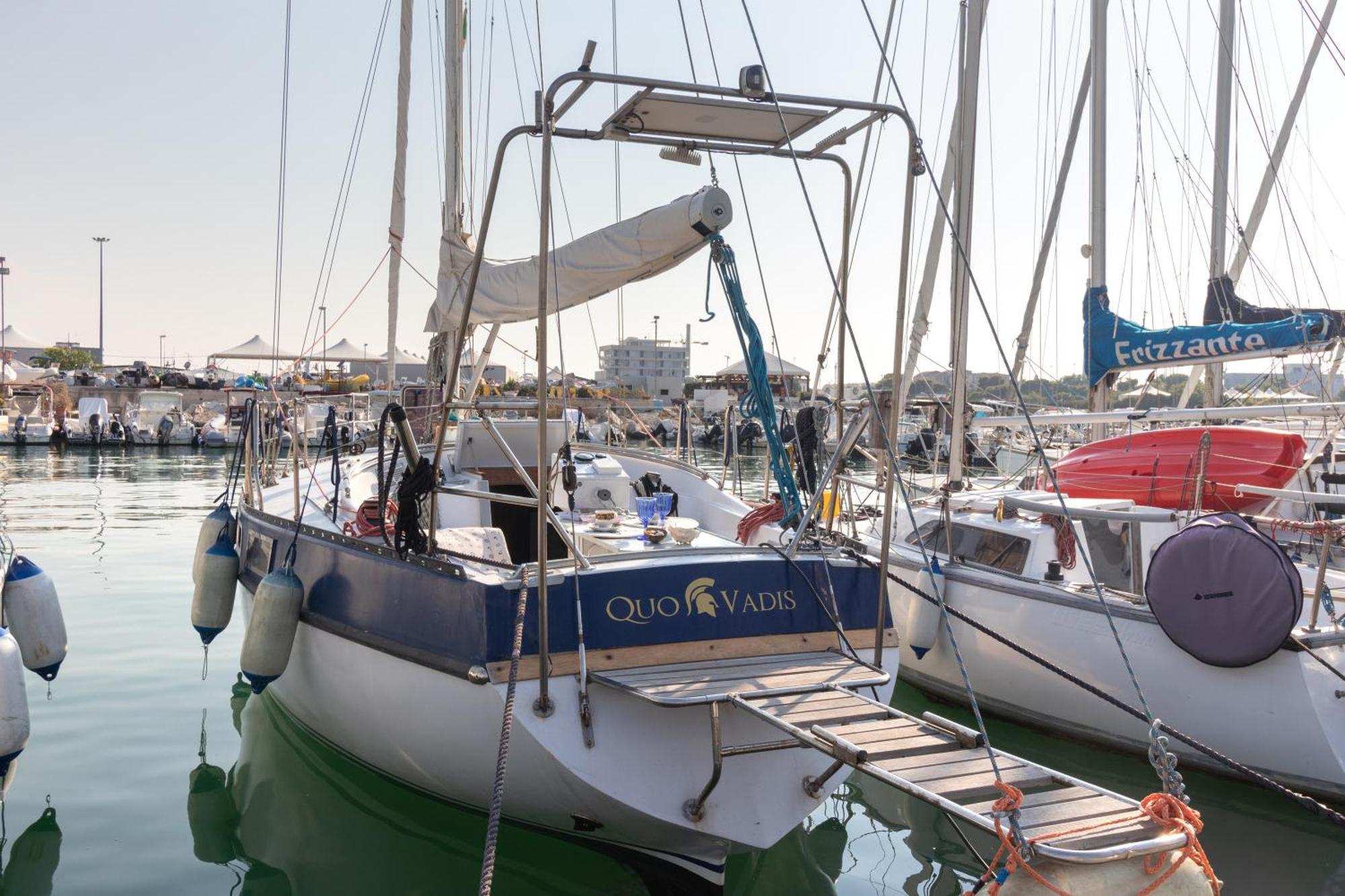 מלון בארי Quo Vadis Yacht מראה חיצוני תמונה